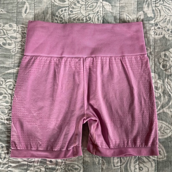 Gymshark Vital Seamless 2.0 shorts 💓 - Picture 4 of 6